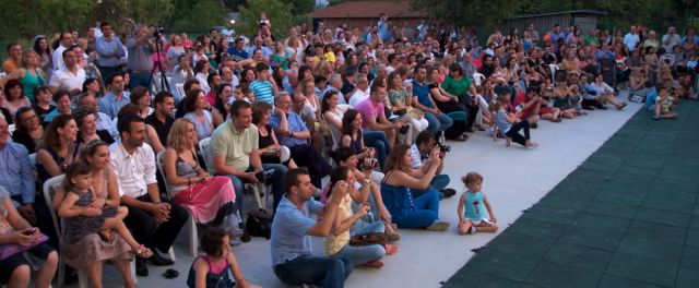 ΒΡΕΦΙΚΟΙ ΚΑΙ ΠΑΙΔΙΚΟΙ ΣΤΑΘΜΟΙ ΣΤΟΝ ΔΗΜΟ ΚΑΛΑΜΑΡΙΑΣ ΠΑΙΔΙΚΗ ΜΕΛΩΔΙΑ