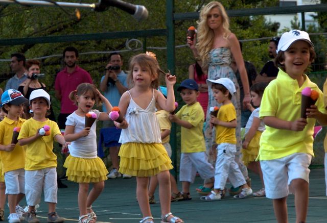 ΒΡΕΦΙΚΟΙ ΚΑΙ ΠΑΙΔΙΚΟΙ ΣΤΑΘΜΟΙ ΣΤΟΝ ΔΗΜΟ ΚΑΛΑΜΑΡΙΑΣ ΠΑΙΔΙΚΗ ΜΕΛΩΔΙΑ