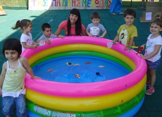 ΒΡΕΦΙΚΟΙ ΚΑΙ ΠΑΙΔΙΚΟΙ ΣΤΑΘΜΟΙ ΣΤΟΝ ΔΗΜΟ ΠΥΛΑΙΑΣ ΠΑΙΔΙΚΗ ΜΕΛΩΔΙΑ